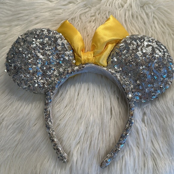 Dumbo Minnie Ears EUC - Picture 3 of 3